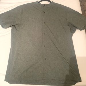 Mens Lululemon XXL Short Sleeve Button Down